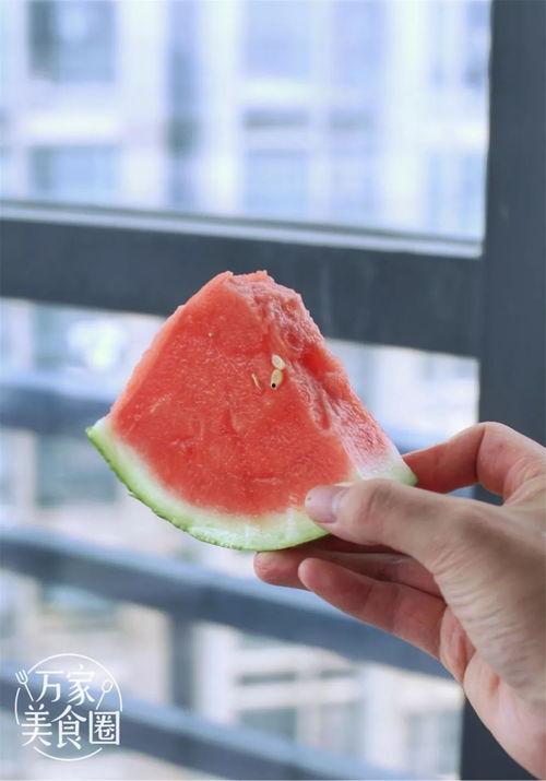 天皇秀吃瓜,揭秘宫廷中的吃瓜群众